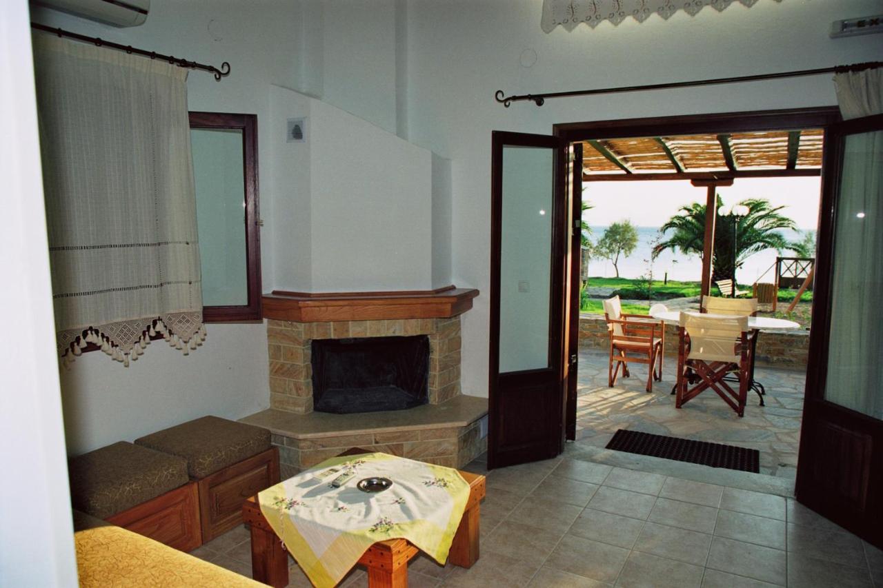Razi Beach Lefokastro Ngoại thất bức ảnh